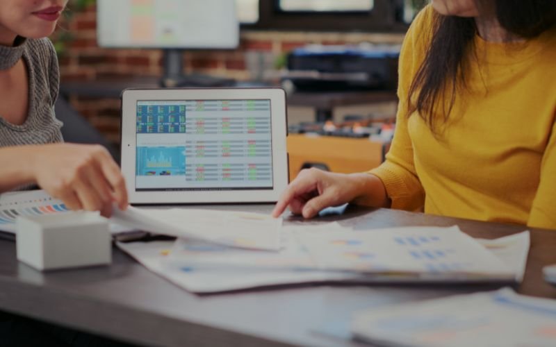 Choosing the Right Accounting Software: QuickBooks, Xero, Zoho Books & More